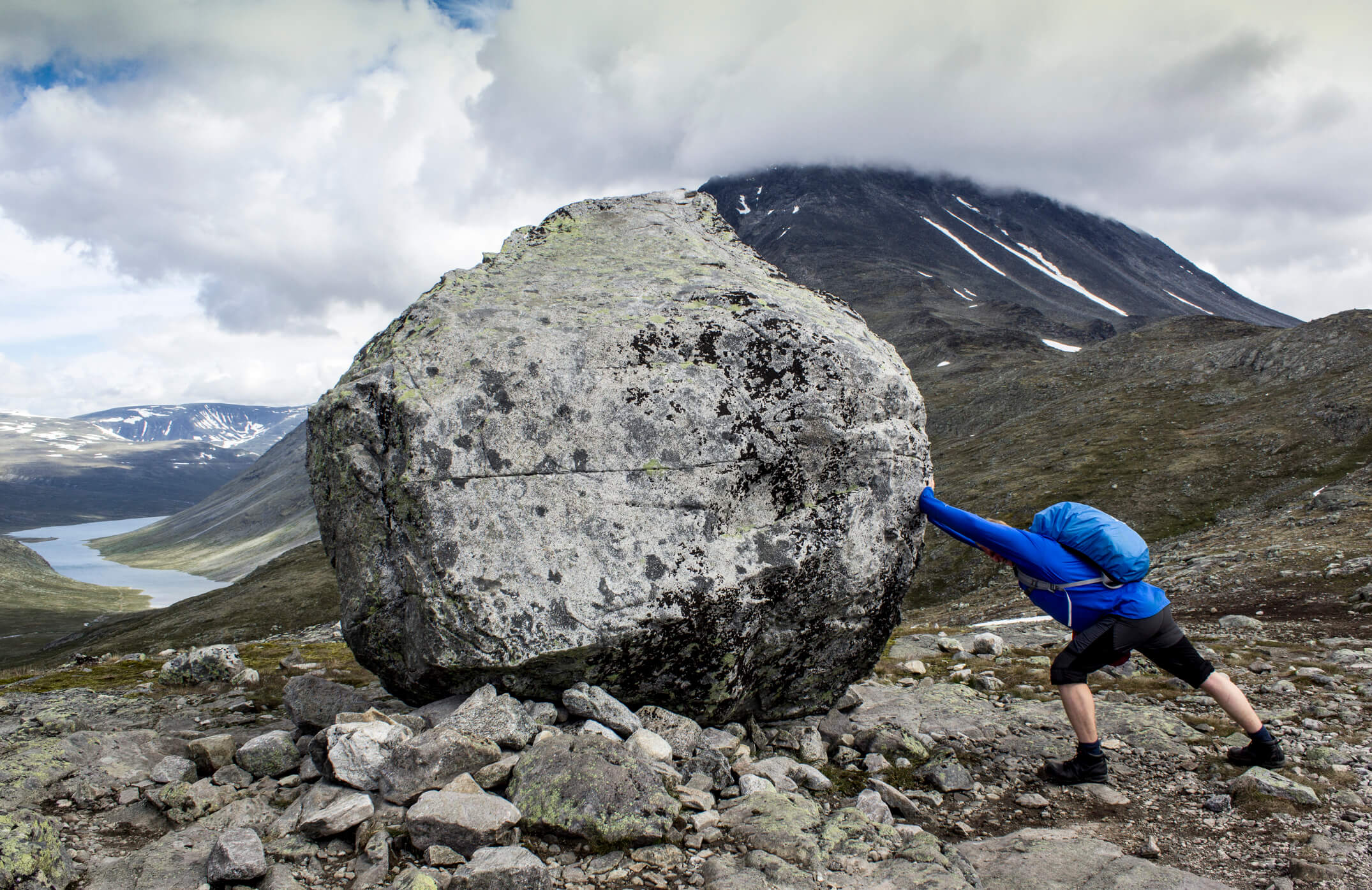 Используя большую. Moving Boulders.