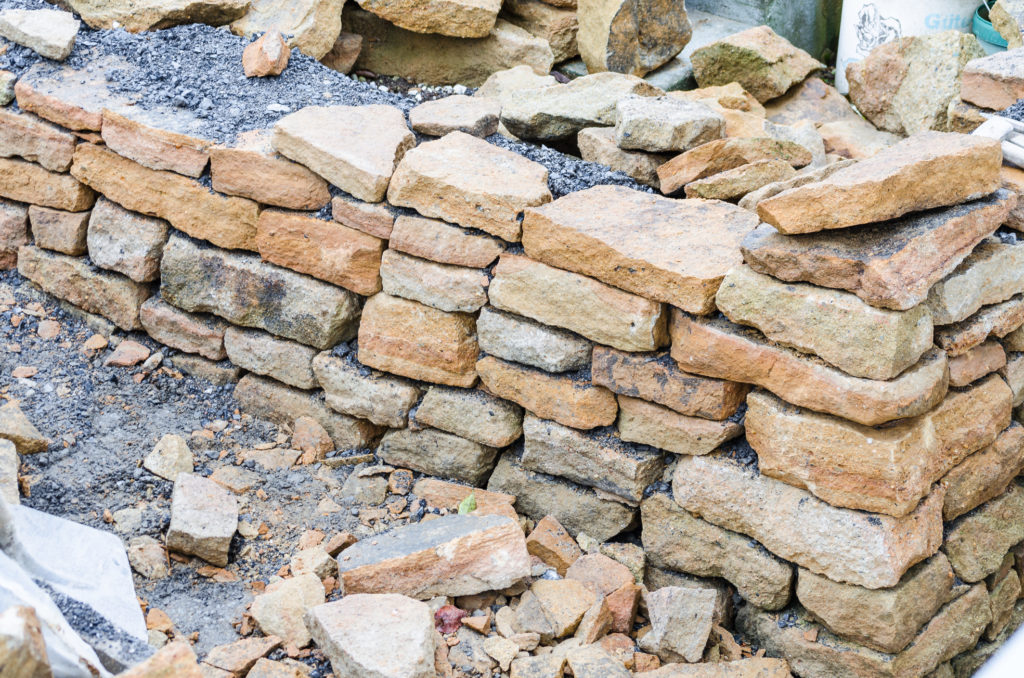 How To Build A Dry Stack Stone Wall Diy New Life Rockeries - How To Build Dry Stack Stone Wall