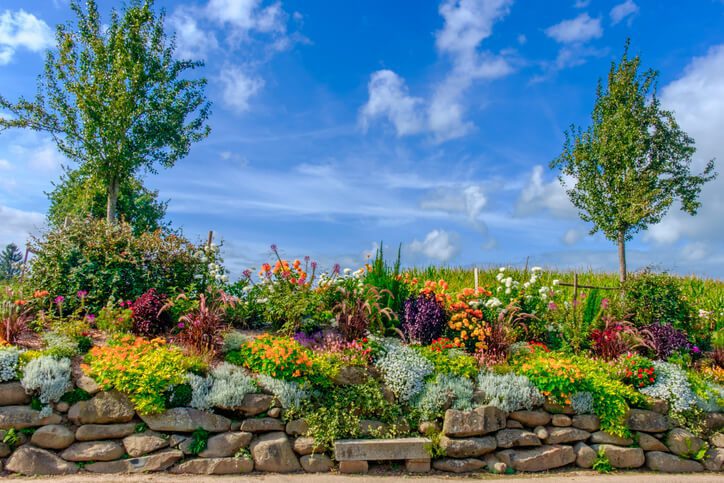 how to build a rock garden wall